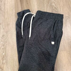 Women’s Vuori Charcoal Joggers